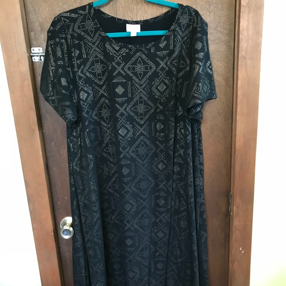 LuLaRoe Dresses & Skirts - LuLaRoe Elegant Collection Carly